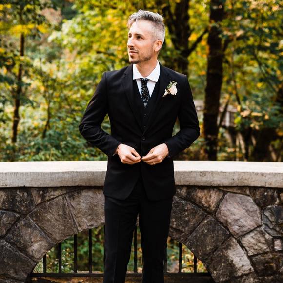 Poshmark profile picture for @gross